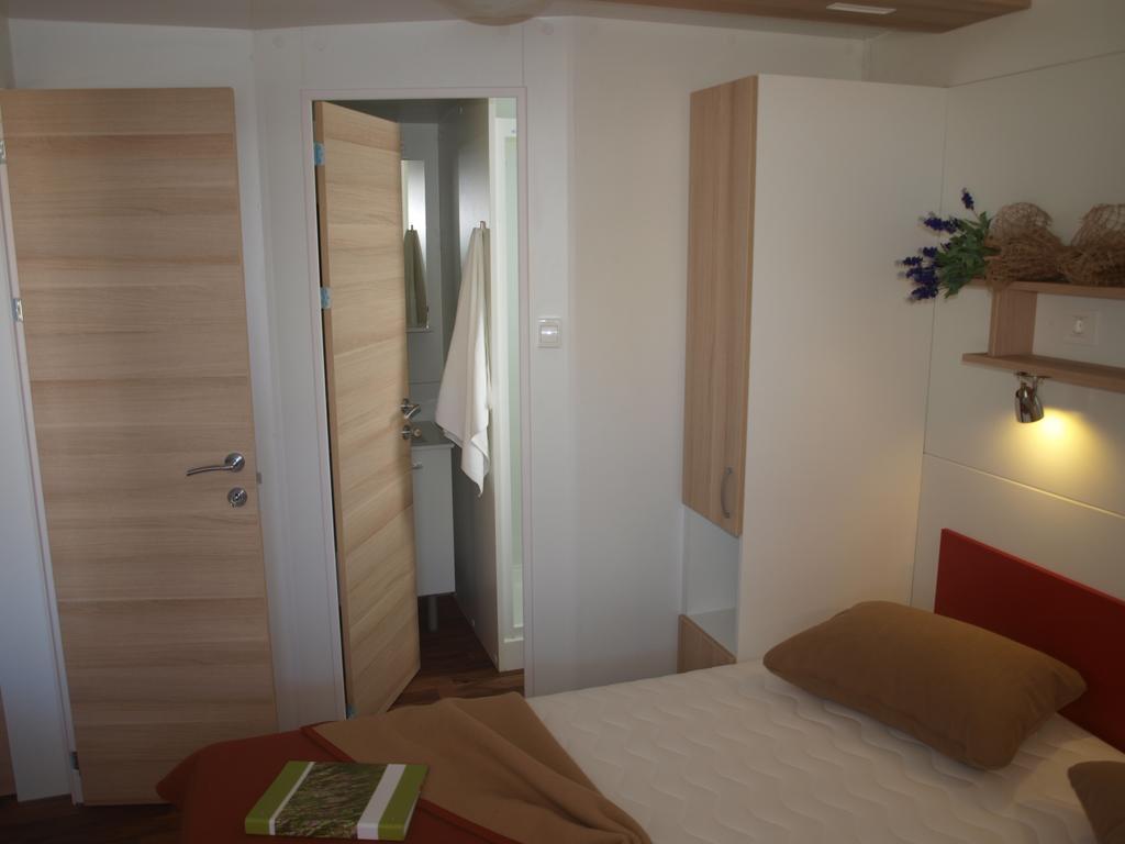 Camping Adria Mobile Home Park Umag Cameră foto