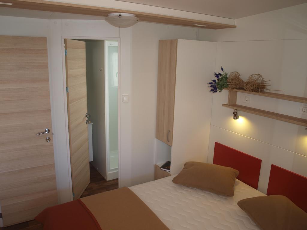 Camping Adria Mobile Home Park Umag Cameră foto