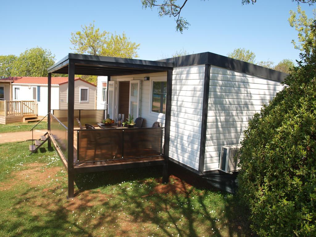 Camping Adria Mobile Home Park Umag Cameră foto