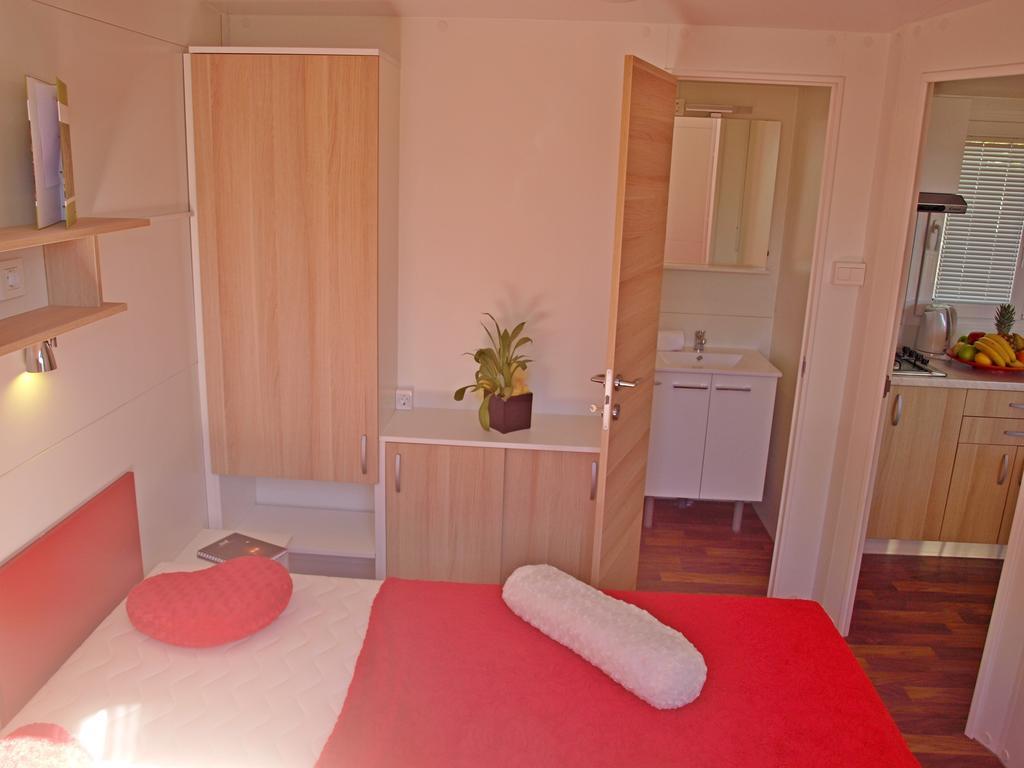 Camping Adria Mobile Home Park Umag Cameră foto