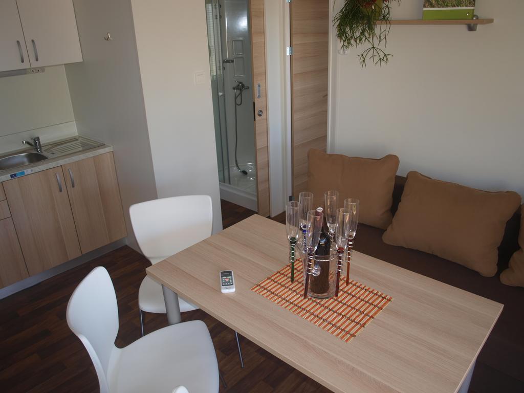 Camping Adria Mobile Home Park Umag Cameră foto