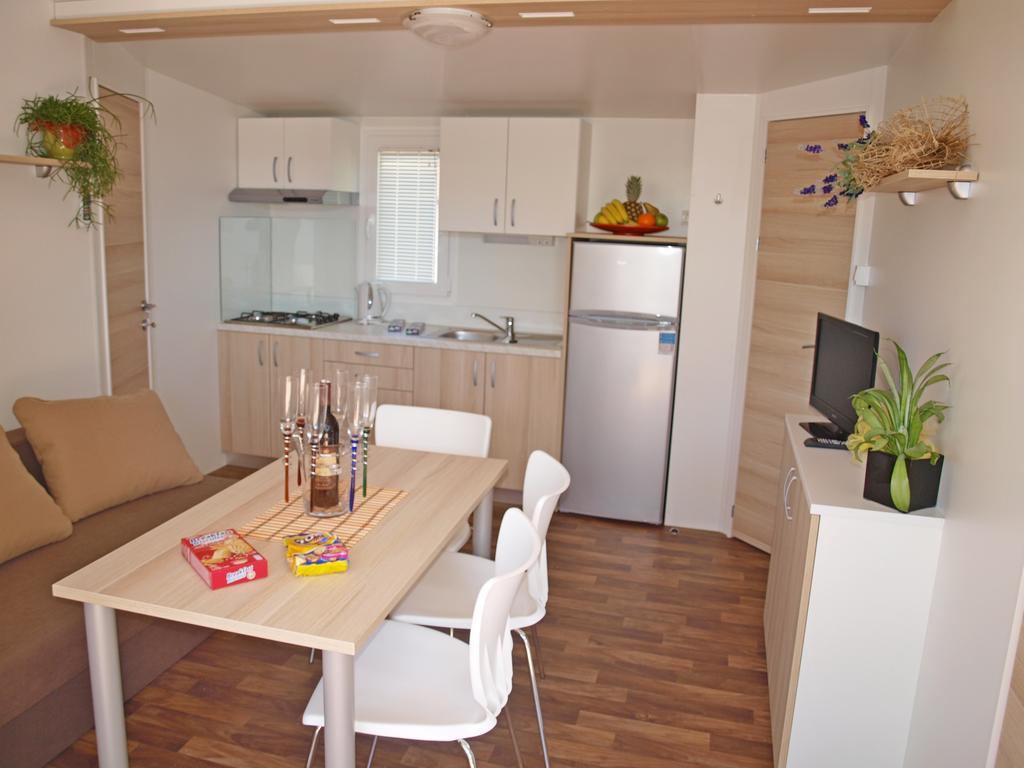 Camping Adria Mobile Home Park Umag Cameră foto