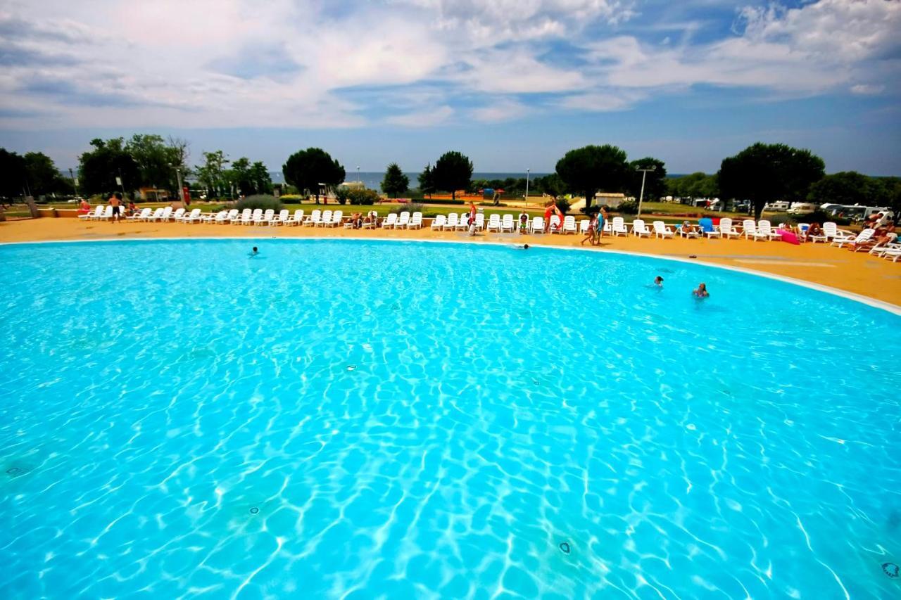 Camping Adria Mobile Home Park Umag Exterior foto