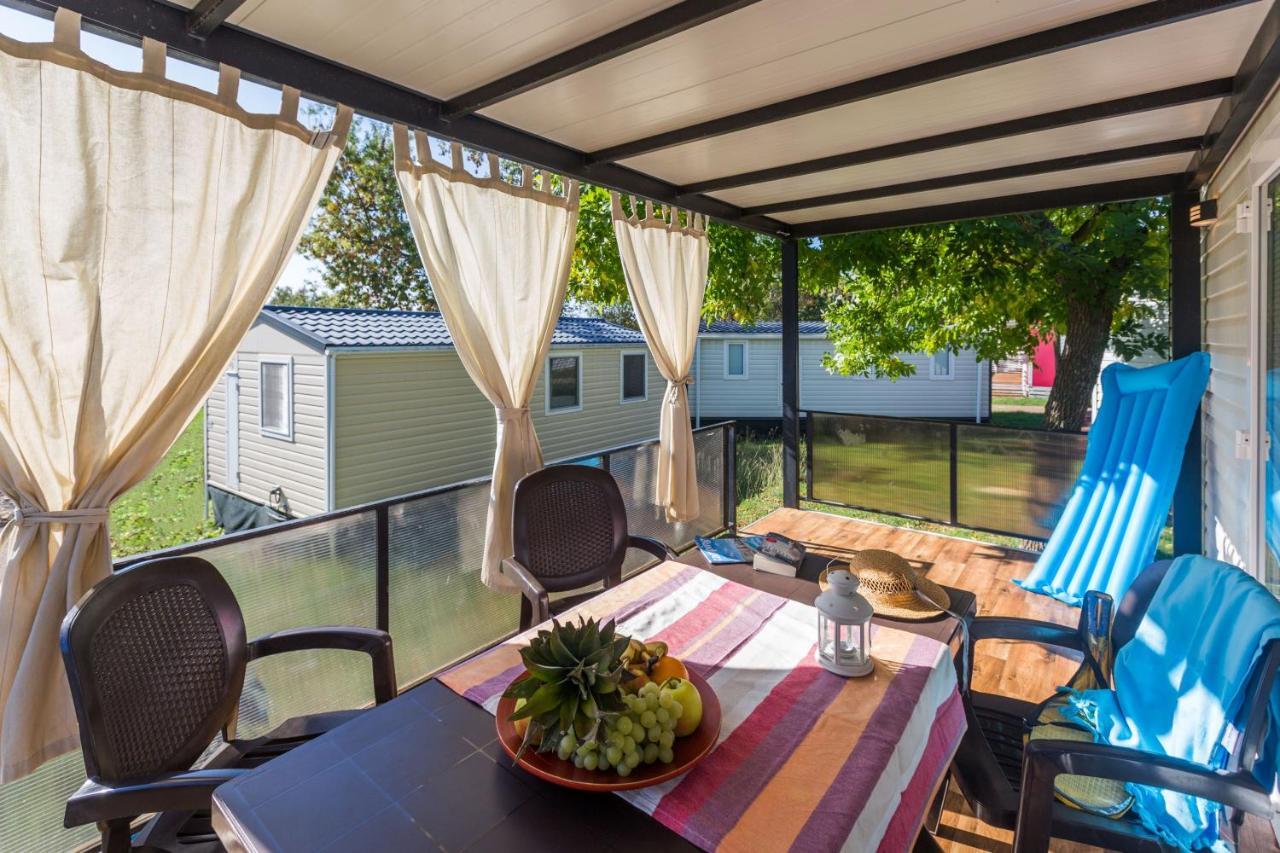 Camping Adria Mobile Home Park Umag Exterior foto